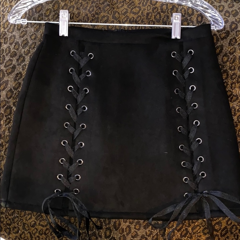 Black velvet skirt! Worn once! Super cute fit